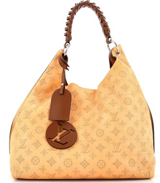 Pre-owned Louis Vuitton White Monogram Mahina Leather Limited Edition Onatah  Gm Bag