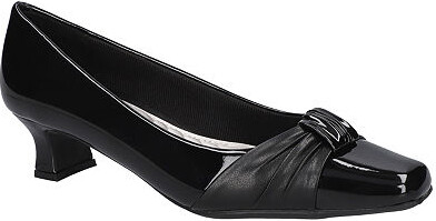 Easy Street Shoes Waive Womens Square Closed Toe Kitten Heel Pumps