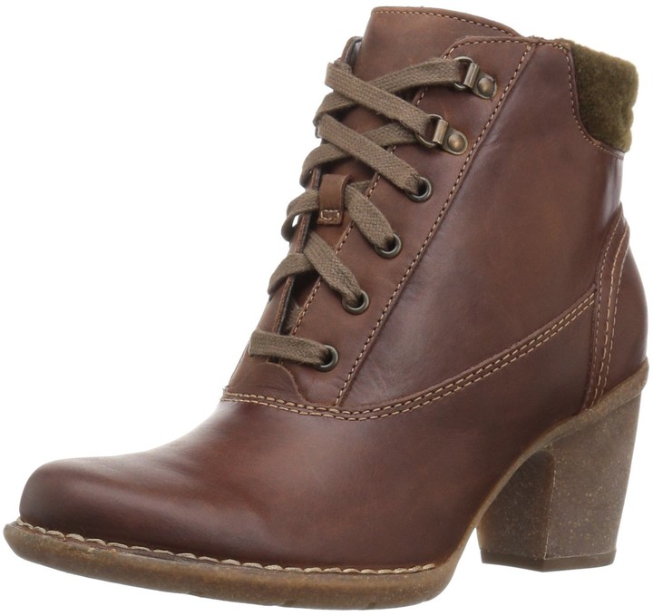 clarks artisan women's boots