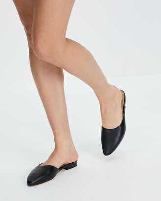 Spurr Women's Black Loafers - Darrio Flats