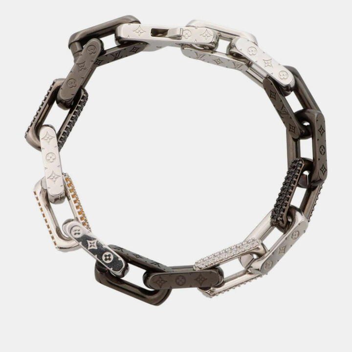 Louis Vuitton® Monogram Beads Bracelet SiLVer. Size  Men's fashion  jewelry, Mens bracelet silver, Beaded bracelets