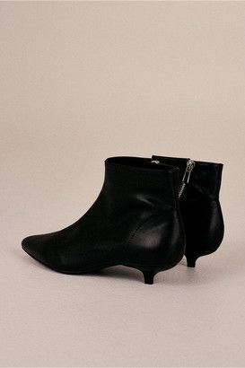 Jaggar The Label RISE LEATHER KITTEN HEEL BOOT black