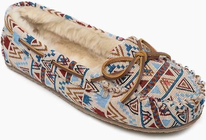Minnetonka Women's Cally Low Moccasin In Cream Mosaic