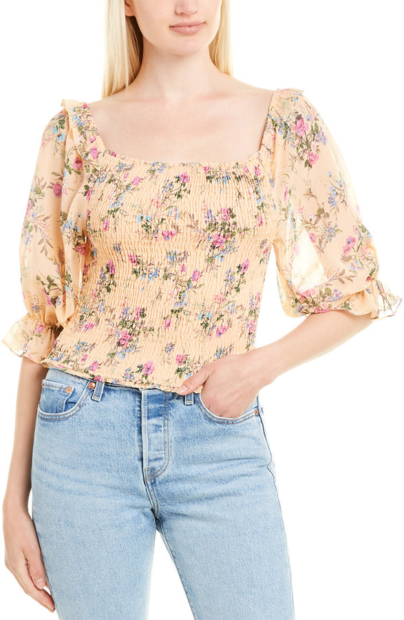 peach sweater outfit