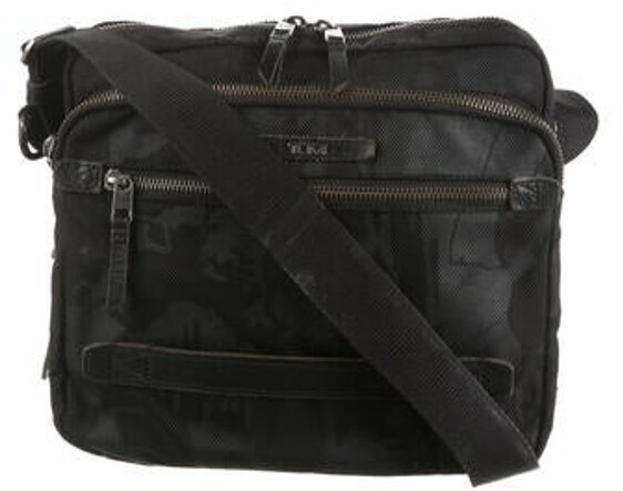 tumi satya satchel
