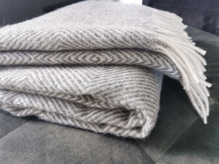 Undyed Natural Sheep Wool Extra Large Diamond Pattern Grey Sofa Plaid Blanket Throw Fringed Scandinavian Bedspread "