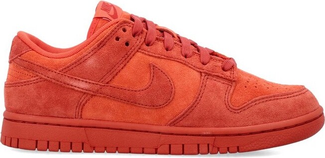 Nike Dunk Low SE Sneakers
