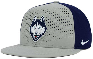 Nike Connecticut Huskies True Seasonal Snapback Cap
