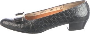 Ferragamo Vara Bow Accent Embossed Leather Pumps