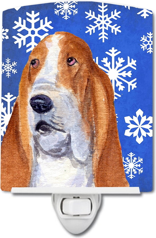 Caroline's Treasures SS4666CNL Basset Hound Winter Snowflakes Holiday Ceramic Night Light, 6x4x3", multicolor