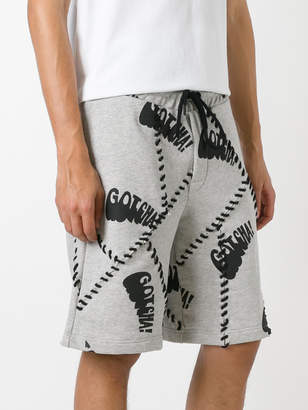 Palm Angels contrast-stitch slogan shorts