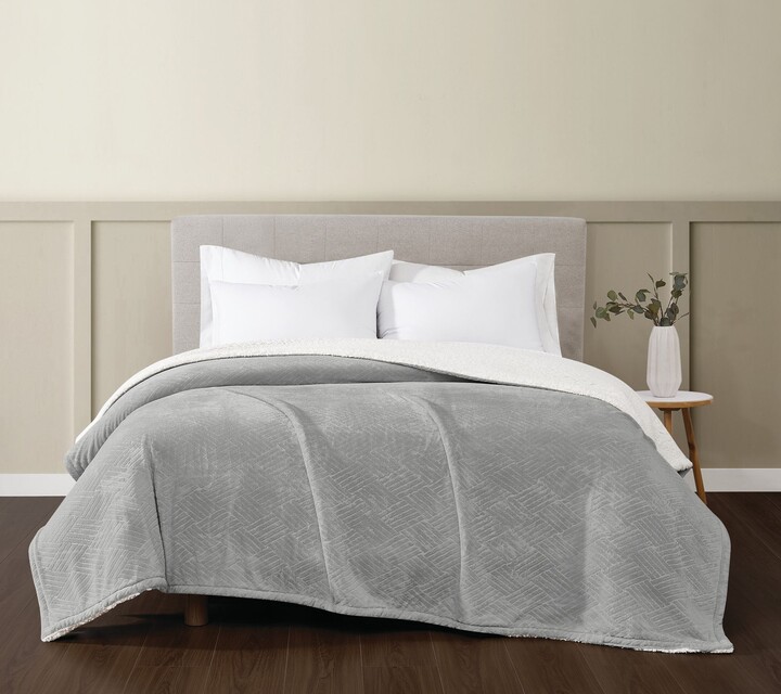 Truly Soft Basket Carved Faux Fur Full/Queen Bl anket