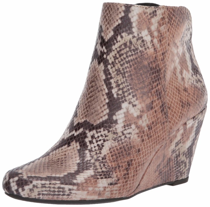 jessica simpson huntera wedge bootie