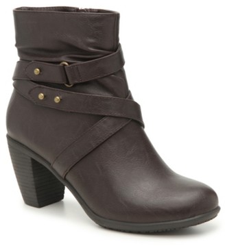 levity sylvia platform boot