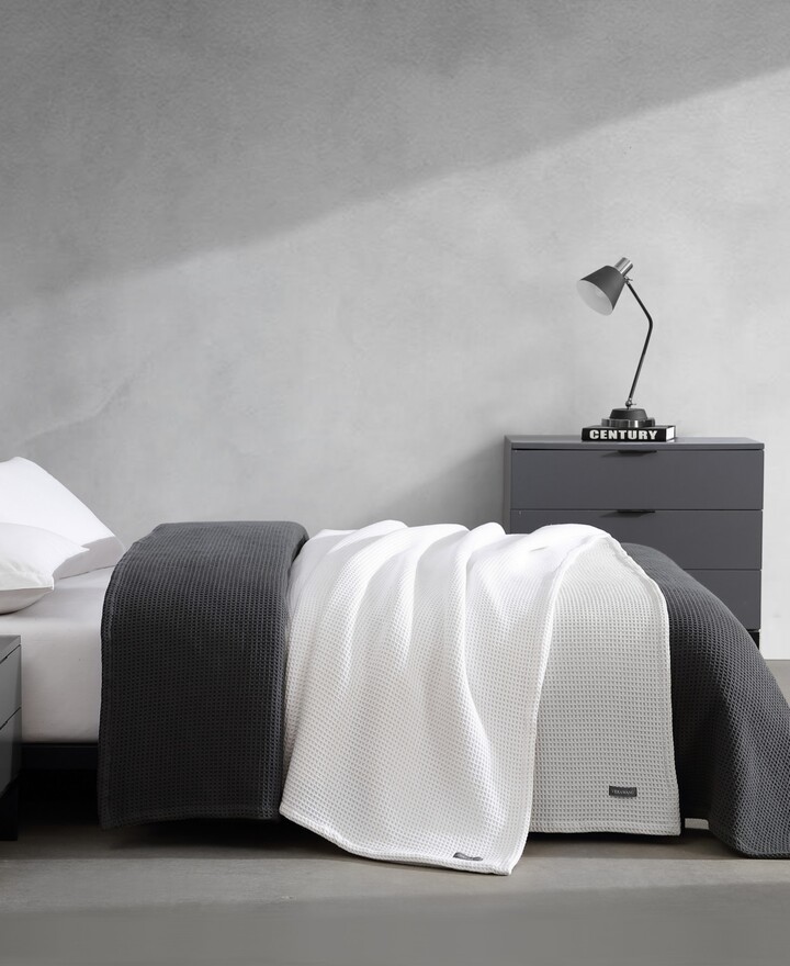 Vera Wang Waffleweave Blanket King