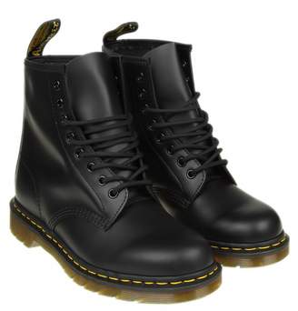 Dr. Martens Black Leather Anfibio