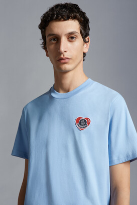 Tシャツ・カットソー MONCLER - EMBROIDERED HEART LOGO COTTON T-SHIRT Moncler Embroidered Heart Logo Cotton T-Shirt in White | Lyst