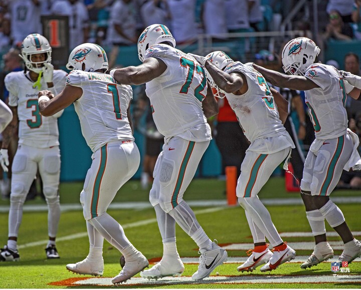 Fanatics Authentic Miami Dolphins Unsigned 70 Point Franchise Record Photograph