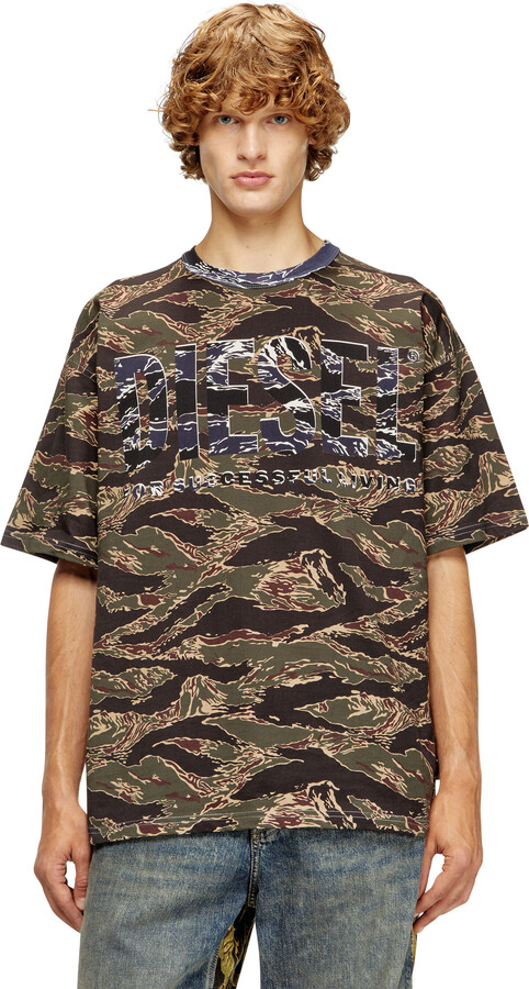 Camo T-shirt with camo logo