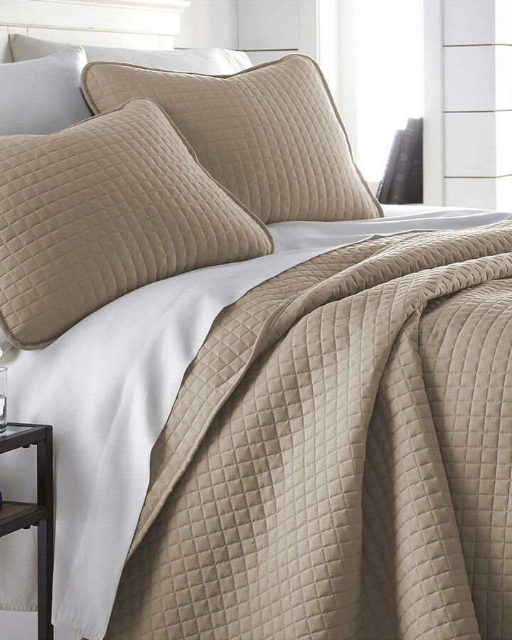 South Shore Furniture Oversized Geometric Easy Care Quilt Set