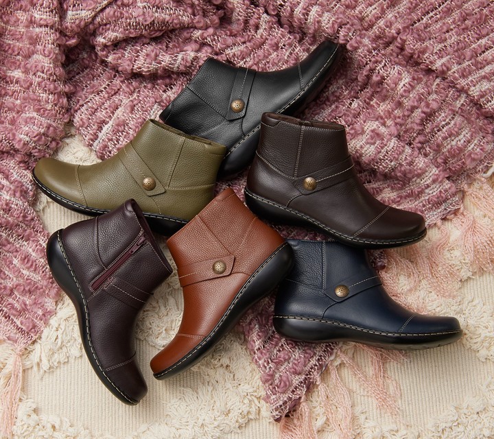 Clarks Ashland Pine Ankle Boots 2025