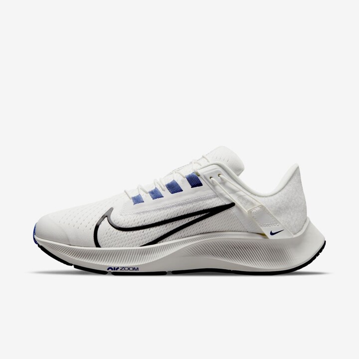 old white nike shoes