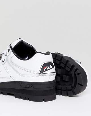 Fila Trail Blazer Boots In White