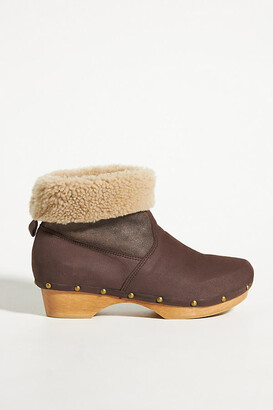 brown clog boots