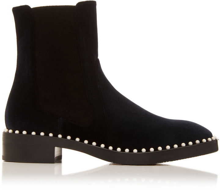 sondra stuart weitzman