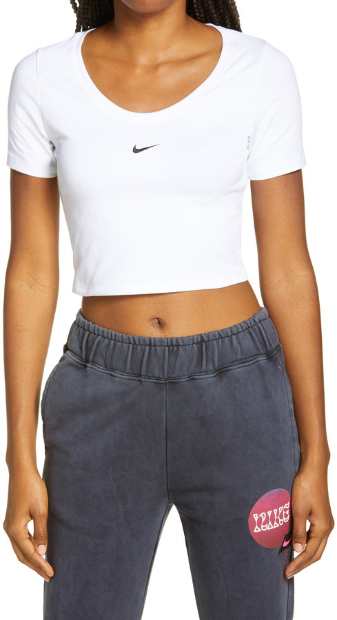 nike essential swoosh cropped tank top