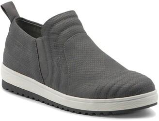 mootsies tootsies giggle slip on sport shoe