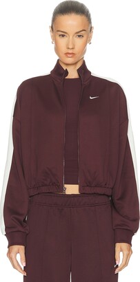 nike cropped borg fleece