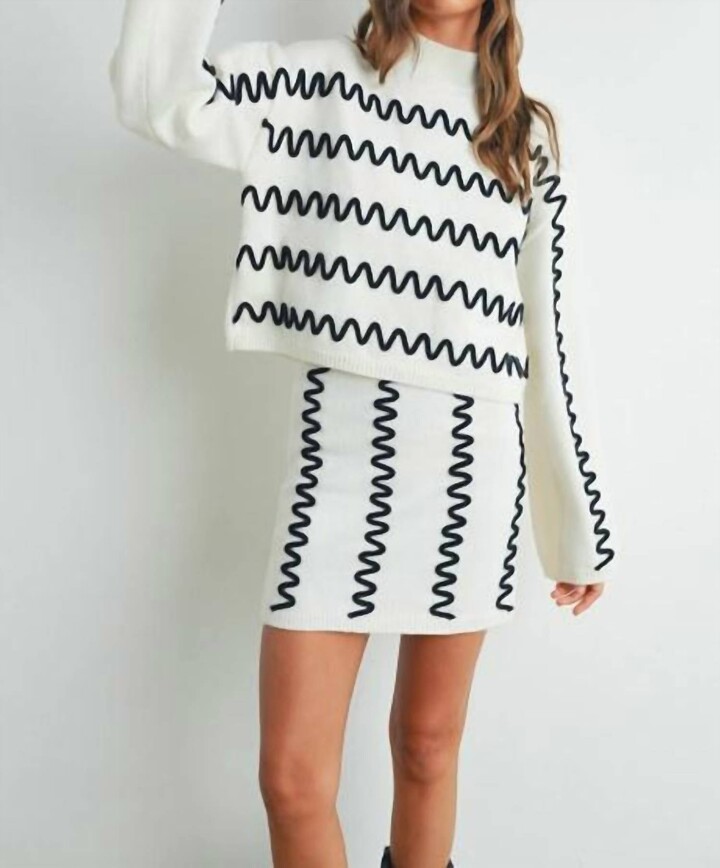 Buttermelon Wavy Stripe Mini Skirt In Cream