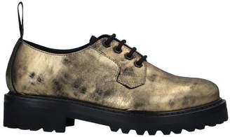 Leather Crown Lace-up shoe