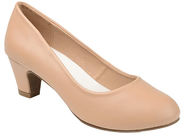 beige pumps round toe