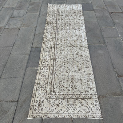 Lark Manor Classic Wool Oushak Rug with Vintage Turkish Design for Kitchen or Entryway