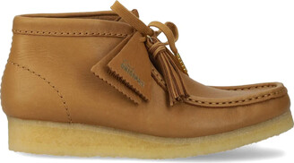 Clarks Originals Wallabee Cup Lo shoes in light tan