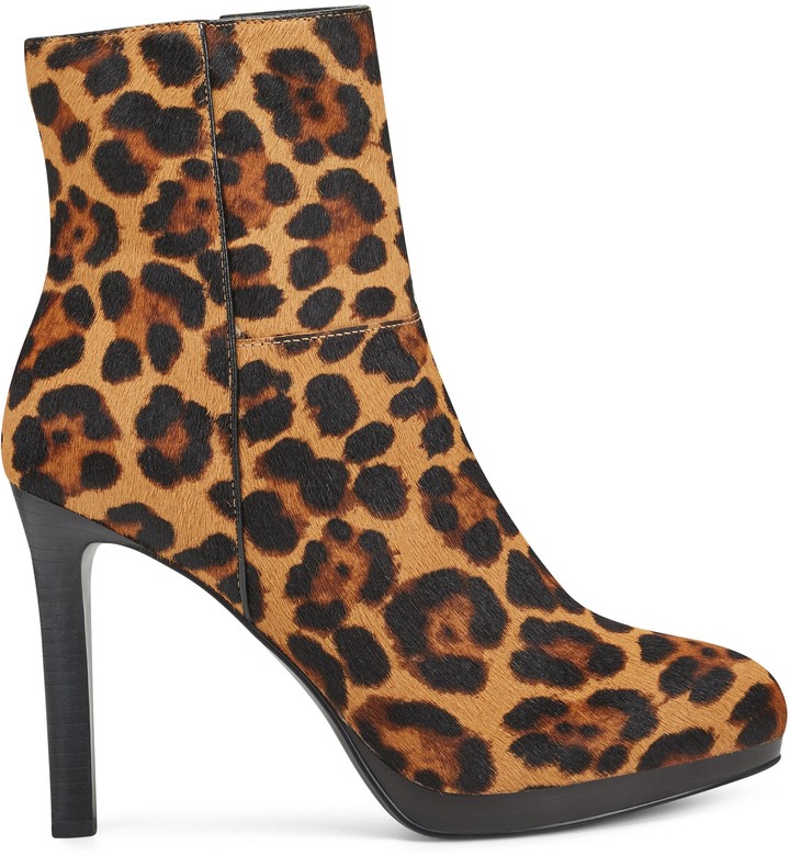 nine west seraphim pointy toe booties