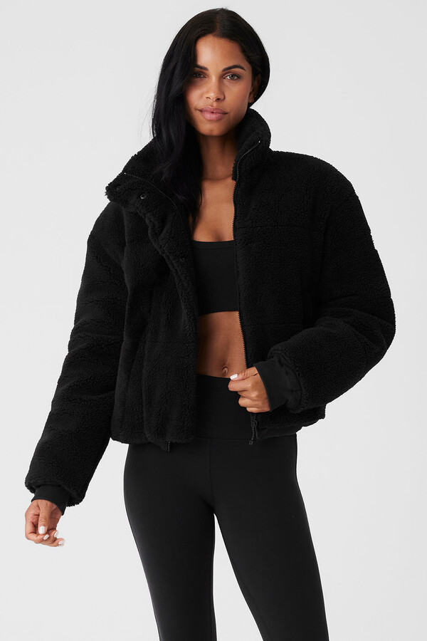 Alo Yoga Sherpa Snow Angel Puffer Jacket in Black, Size: XS