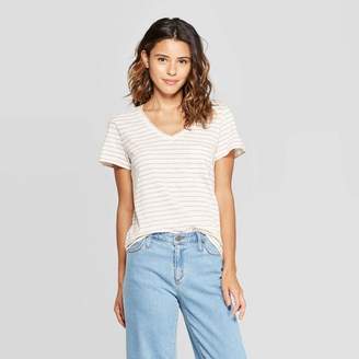 universal thread pocket tee