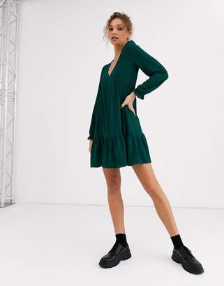 ASOS Design DESIGN v neck mini smock dress with pep hem-Green