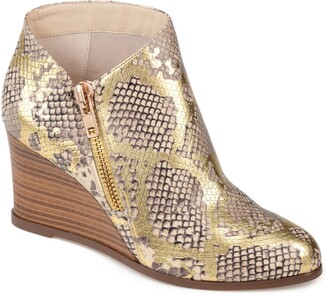 journee wedge booties