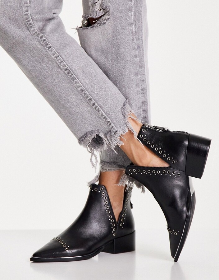 steve madden flat boots