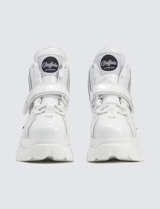 Buffalo London Buffalo Classic White High-top Platform Sneakers in Patent