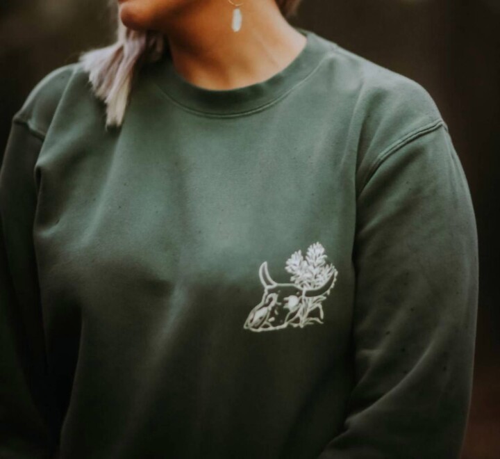 Indepent Trading Co. Paradise Found Wherever You Are Crewneck In Alpine Green