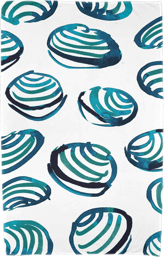Simply Daisy 30" x 60" Clams Geometric Print Beach Towel