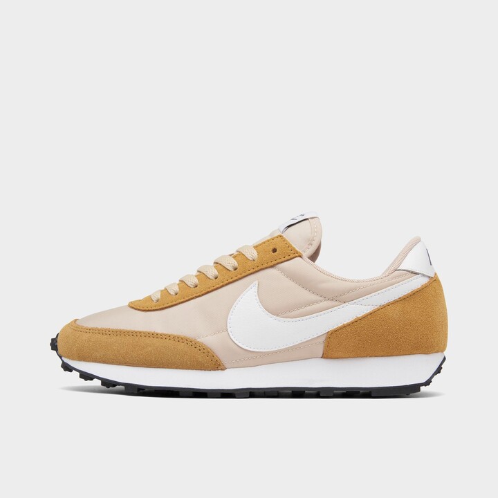 nike sneakers beige