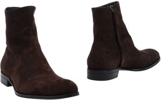 Mr. Hare Ankle boots