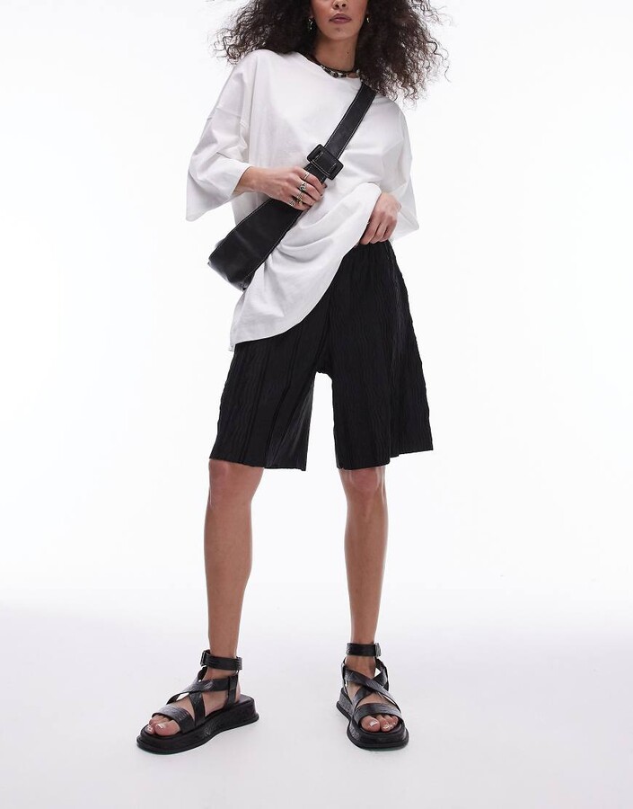 Topshop crinkle plisse wide leg short in black ShopStyle