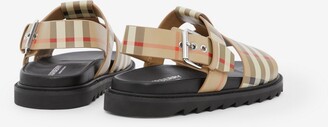 Burberry Childrens Vintage Check Leather Buckled Sandals Size: 3.5